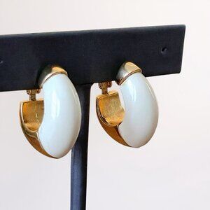 Vintage Crown Trifari Huggie Hoop Earrings Cream Gold Tone Minimalist Clip On